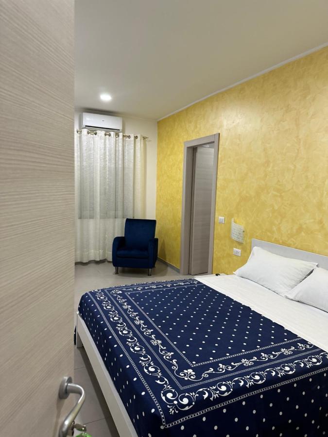 카탄차로 A Due Passi Dal Mare B&B 외부 사진