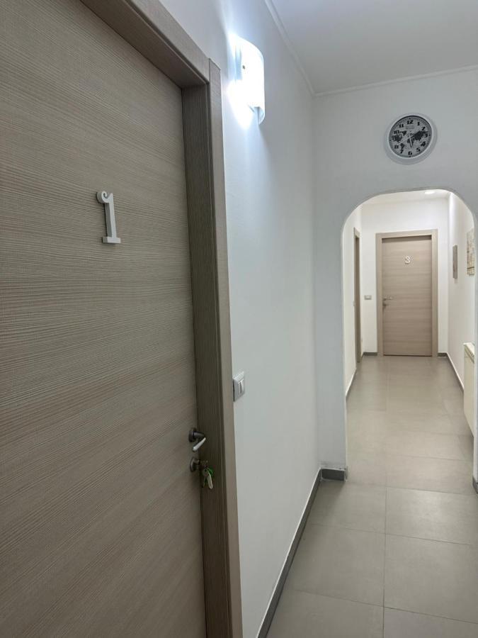 카탄차로 A Due Passi Dal Mare B&B 외부 사진