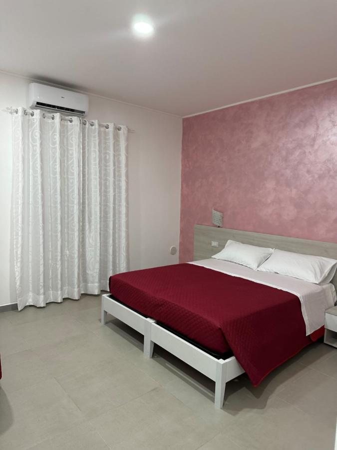 카탄차로 A Due Passi Dal Mare B&B 외부 사진