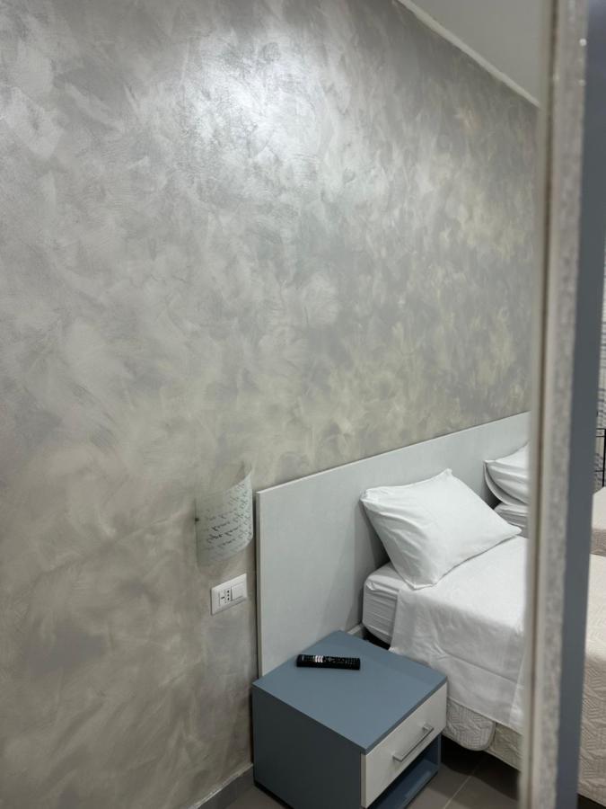 카탄차로 A Due Passi Dal Mare B&B 외부 사진