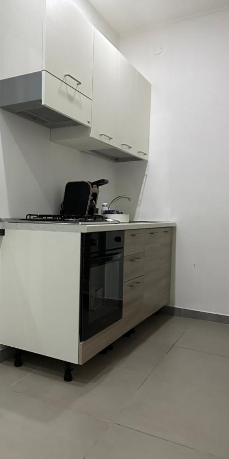 카탄차로 A Due Passi Dal Mare B&B 외부 사진
