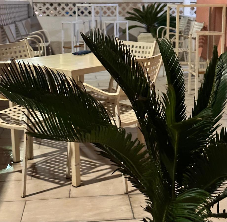 카탄차로 A Due Passi Dal Mare B&B 외부 사진